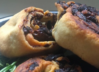 Caramelized Onion and Fig Nests … An Amazing Plant-Based Appetizer for Your Next Party fig and onion nest recipe
